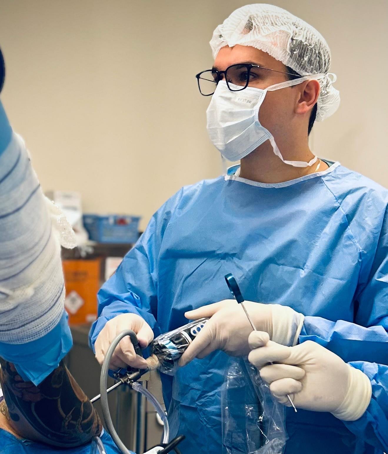 Dr. Guilherme Perez Carreira, ortopedista e especialista em medicina regenerativa